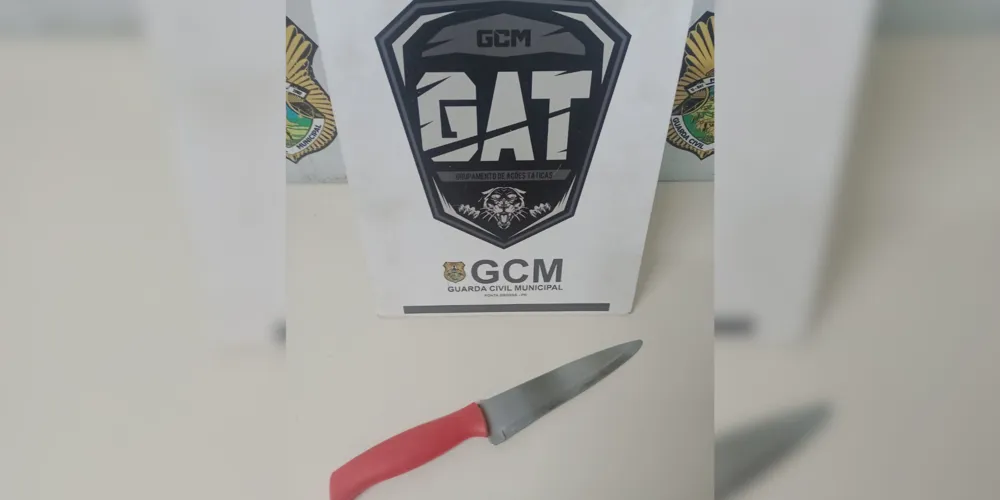 A faca estaria no bolso do suspeito