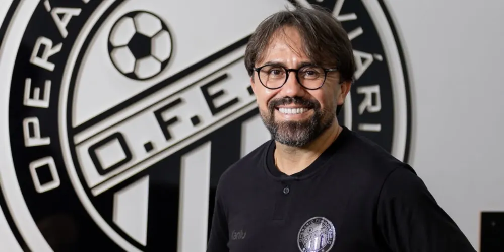 Luizinho Lopes com a camisa do Operário