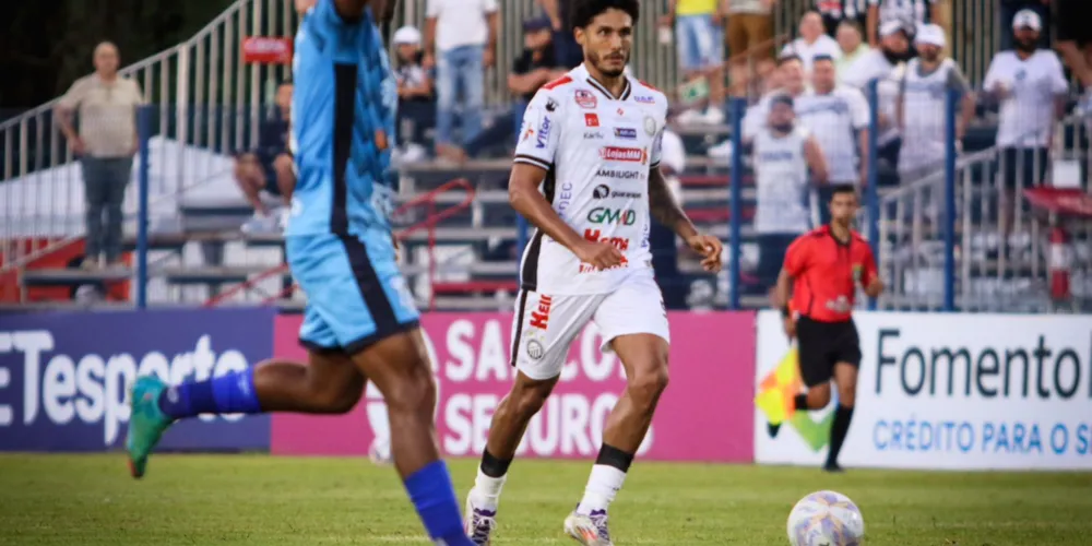 Neto Paraíba enfrentando o Azuriz, fora de casa, em 2025