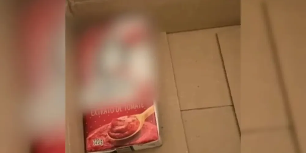 Por precaução, ela gravou o momento da abertura da encomenda