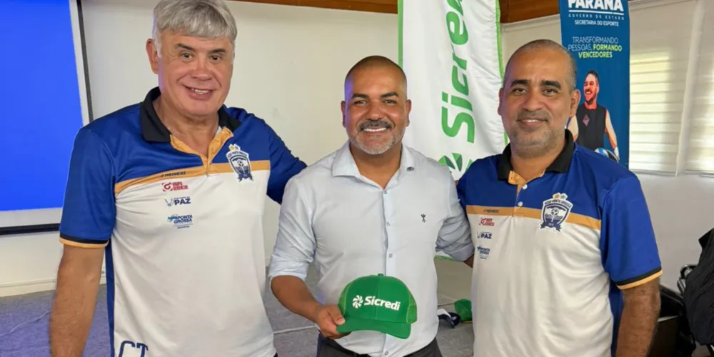 Representantes da ACGF/Gerencial foram recepcionados por Eduardo Vargas, presidente da FPFS (centro)