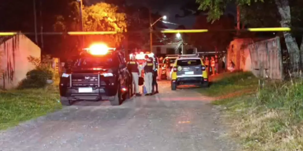 A vítima foi identificada como Jeferson Mateus de Souza, de 18 anos.