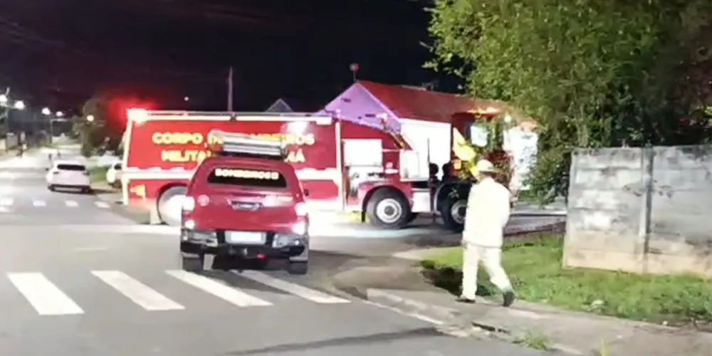 O suspeito foi localizado em uma residência próxima