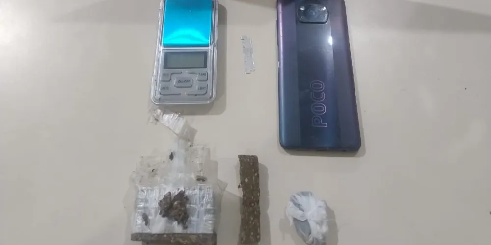 O material foi apreendido pela polícia