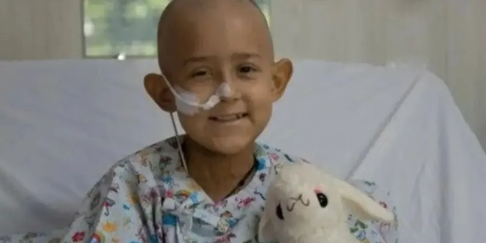 Yasmin, 12 anos, enfrentava um tipo raro de câncer