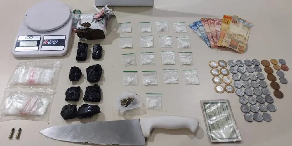 O suspeito conseguiu fugir, porém, todo o material apreendido foi encaminhado à 18ª Subdivisão Policial