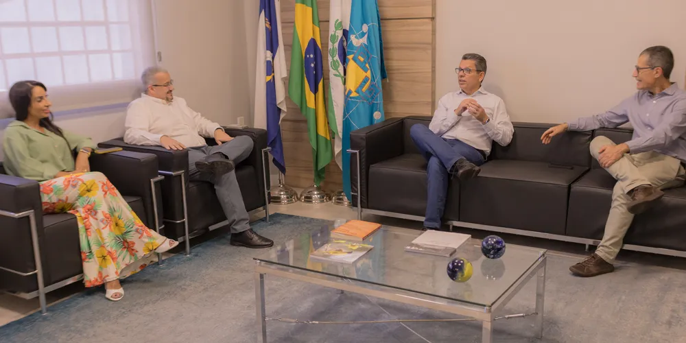 Reitor e vice-reitor da UEPG receberam representantes da concessionária Motiva Paraná