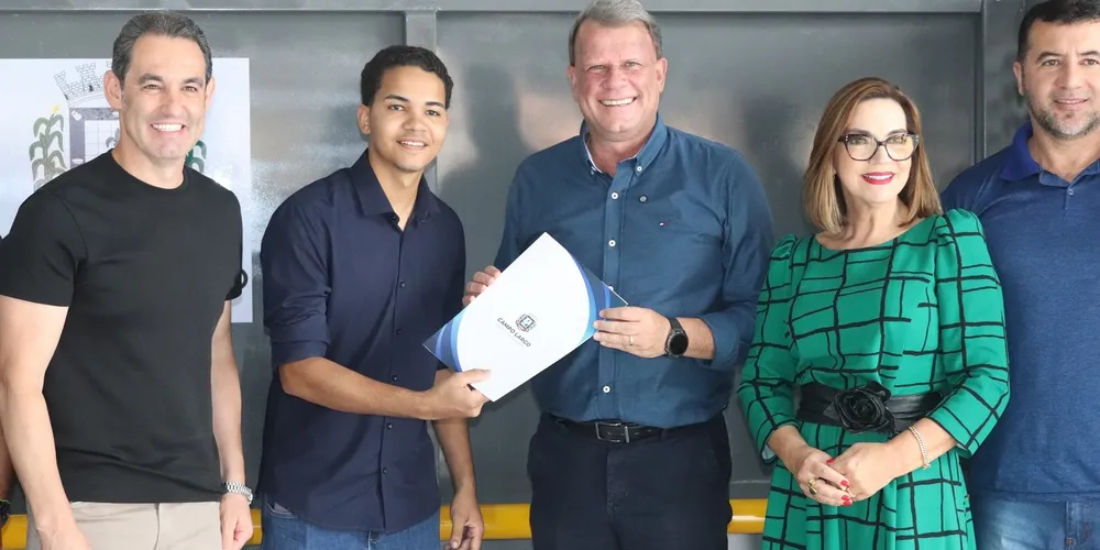 Cerimônia de entrega aconteceu na última quinta-feira (05), com a presença do prefeito Maurício Rivabem