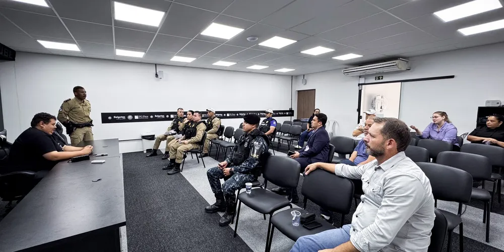 Polícia Civil, Polícia Militar, Superintendência de Trânsito, Guarda Municipal e a torcida organizada do Operário participaram da reunião