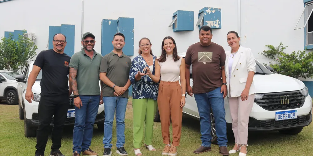 Vice-prefeita Helynez Ribas e demais representantes da Prefeitura estiveram reunidos com a deputada estadual Mabel Canto