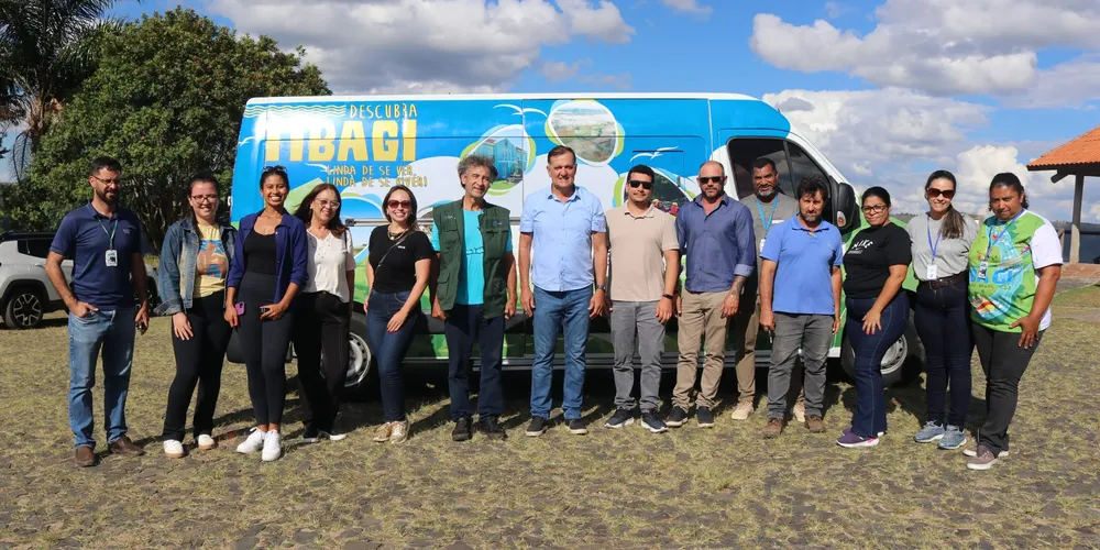 Entrega foi realizada na última sexta-feira (30), com presença de lideranças municipais