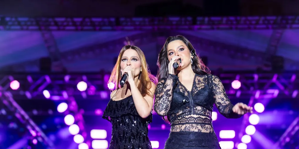 Dupla sertaneja embalou a noite de domingo (22)