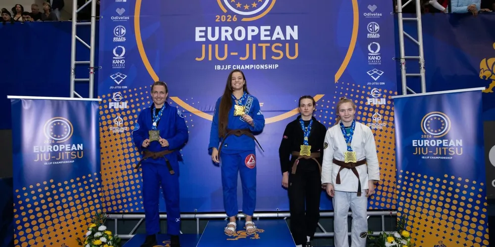 Atualmente a atleta faz parte da Gracie Barra Curitiba e é aluna dos professores Nika Schwinden e Rodrigo Fajardo