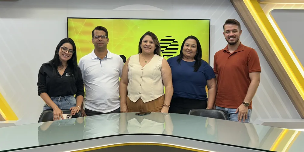 Equipe da Educação esteve presente na sede do Grupo aRede para conhecer mais sobre os projetos