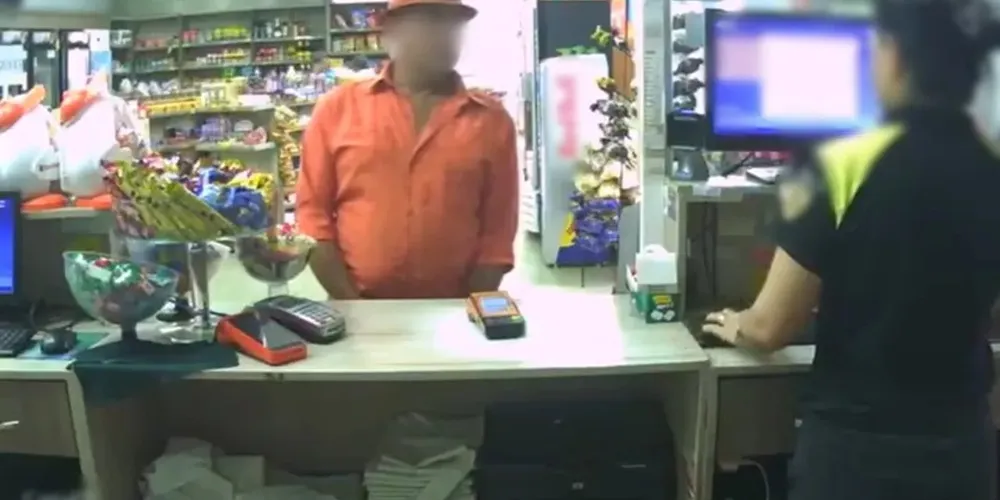 Câmeras de segurança registraram a ação