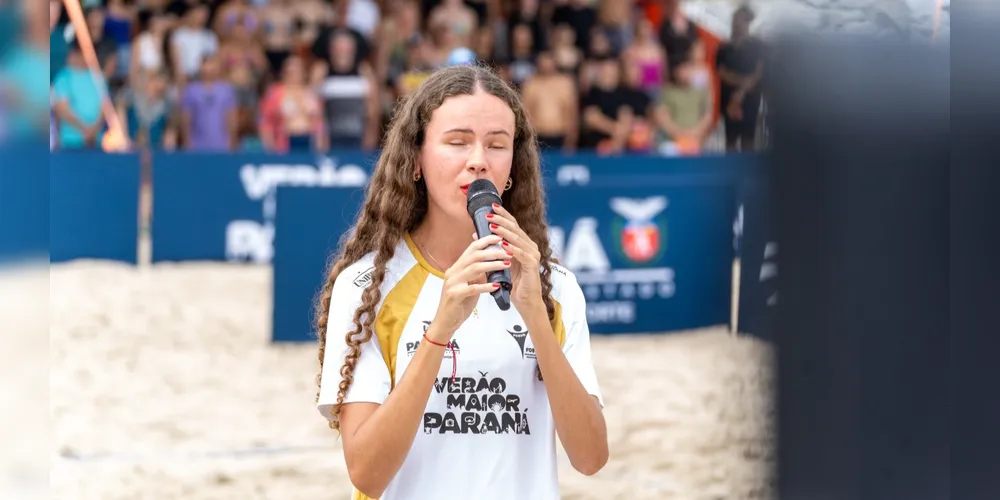 Isadora Venâncio em apresentação na Arena Esportiva Verão Maior