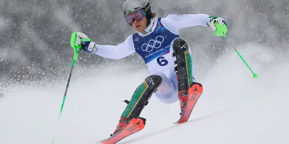 Lucas Pinheiro Braathen cai no slalom e fica fora da disputa por medalha nos Jogos de Inverno