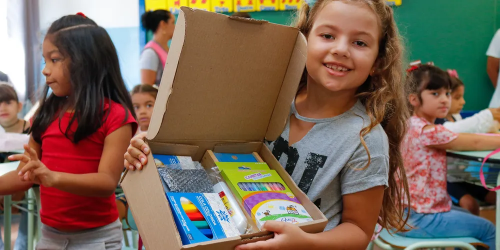 Foram investidos cerca de R$ 500 mil para aquisição dos materiais escolares