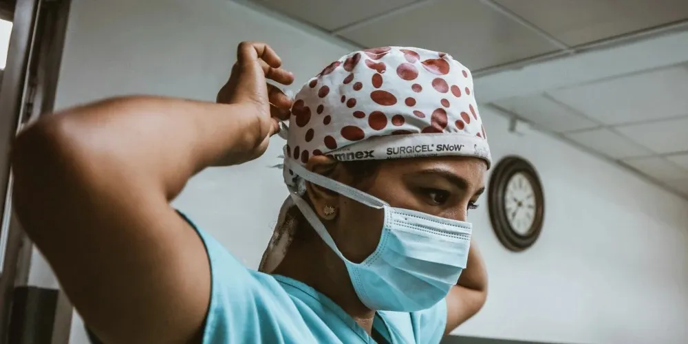 Conselho Federal de Medicina discute resolução após resultado insuficiente de alunos e alerta para riscos na formação médica