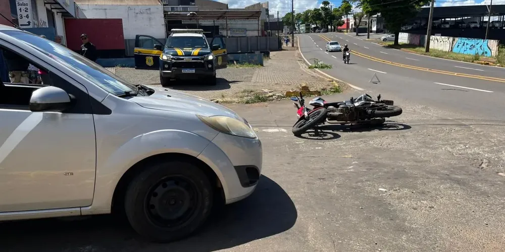 O acidente aconteceu na tarde deste sábado (24)
