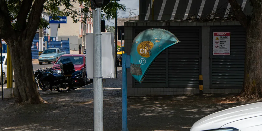 Imagem ilustrativa da imagem Das fichas ao silêncio: orelhões saem de cena em Ponta Grossa
