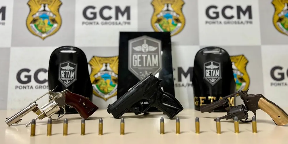 Três revólveres foram apreendidos sob responsabilidade irregular do suspeito