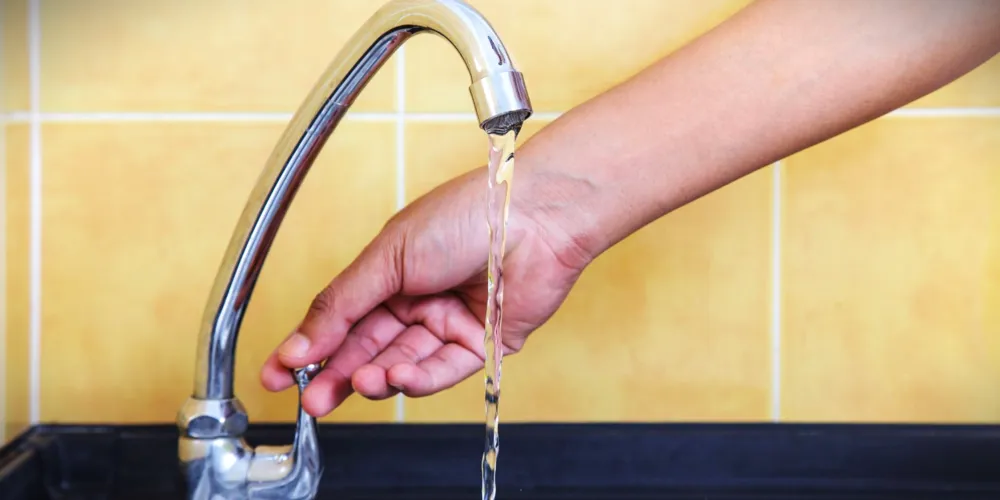 População tem relatado que a água está com cheiro e gosto diferente