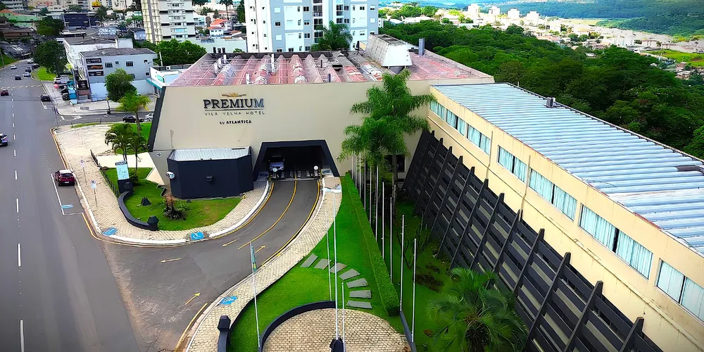 Hotel fica no Centro de Ponta Grossa, na rua Balduíno Taques