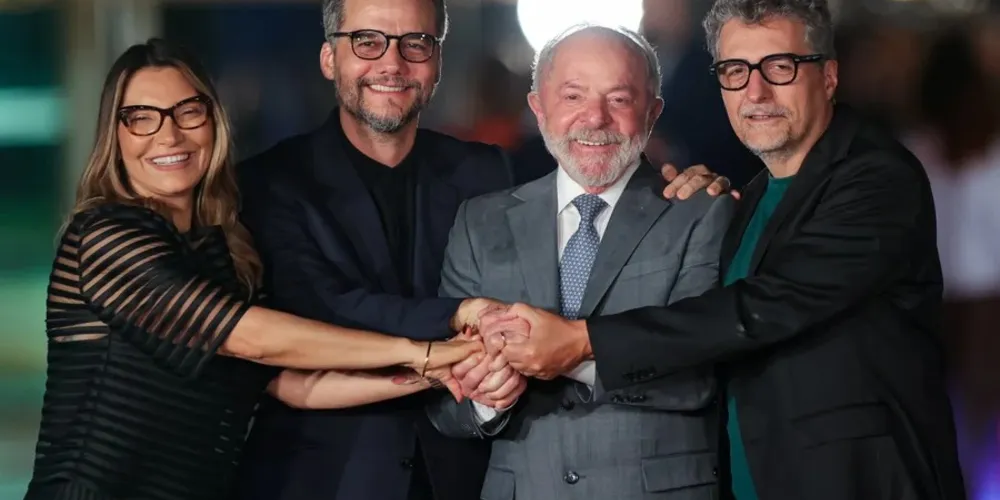Janja, Wagner Moura, Lula e Kleber Mendonça Filho na noite de 7 de agosto