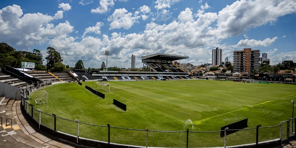 Estádio Germano Krüger, em Ponta Grossa