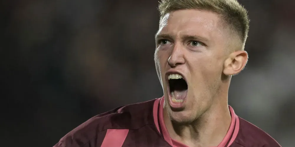 Rodrigo Castillo celebra o gol marcado sobre o Flamengo