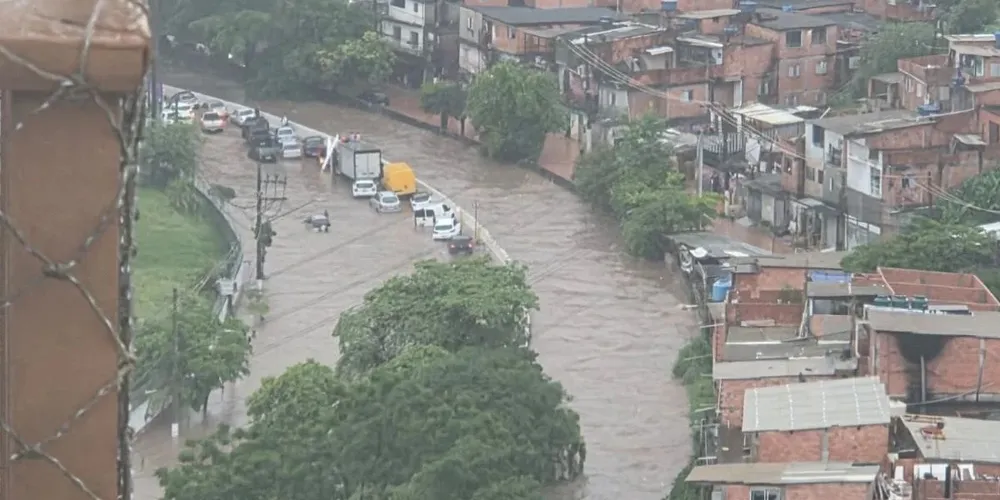 Forte temporal atingi São Paulo nesta sexta-feira