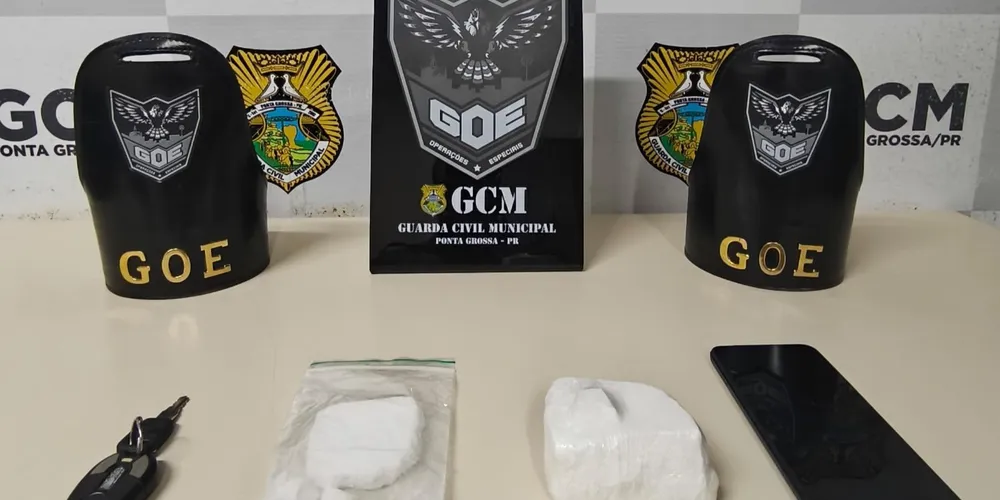 Droga foi apreendida e homem encaminhado à delegacia