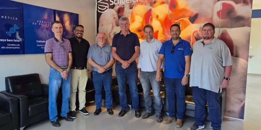 Prefeito esteve na unidade de Piraí do Sul, acompanhado de representantes da Administração Municipal