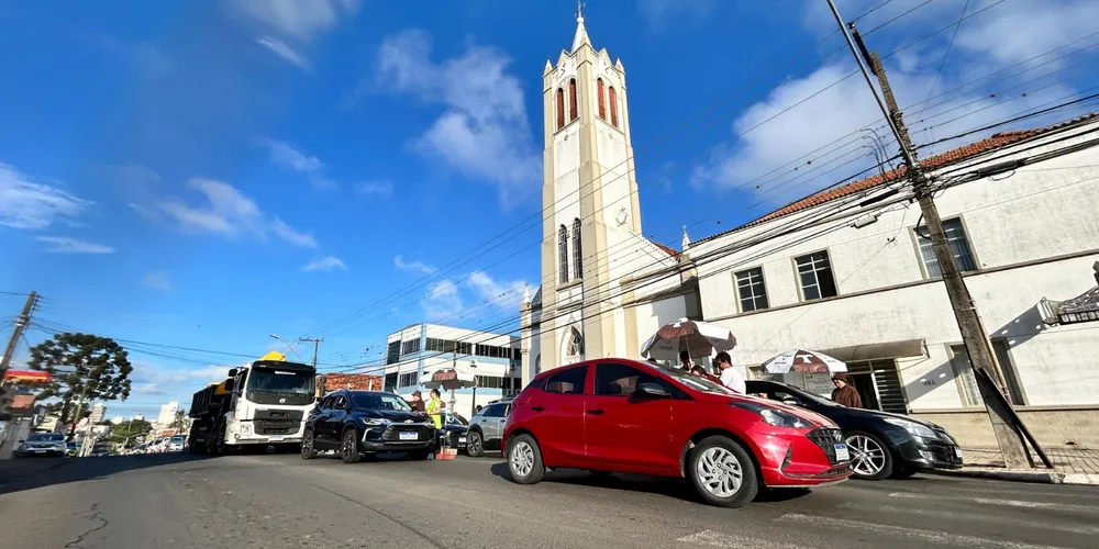 Bênção acontece na avenida General Carlos Cavalcanti