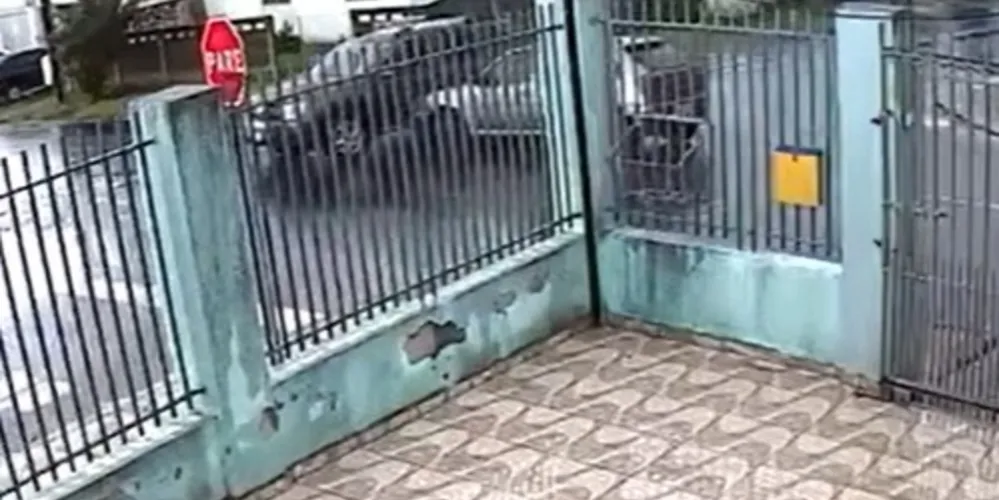 O condutor responsável pelo acidente deixou o local antes da troca de informações