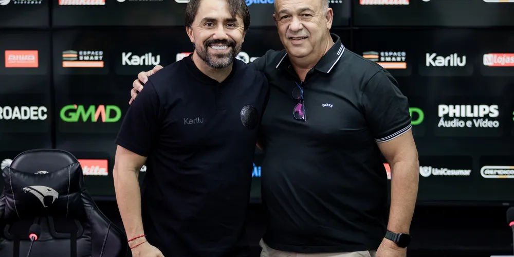 Luizinho Lopes e o diretor de futebol do Fantasma, Júnior Bueno