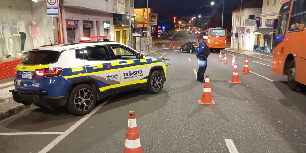 Durante a fiscalização, os agentes flagraram diversos condutores sem habilitação