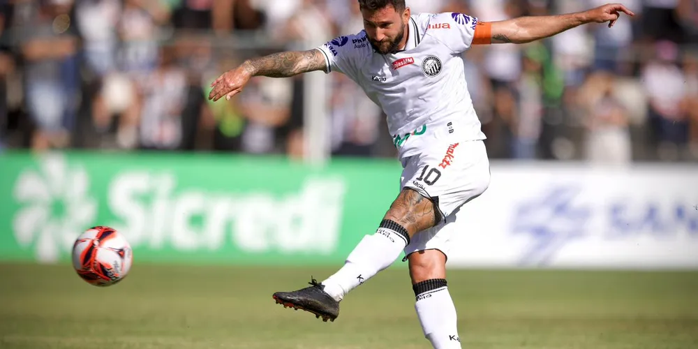 Gabriel Boschilia foi capitão no empate contra o Foz do Iguaçu