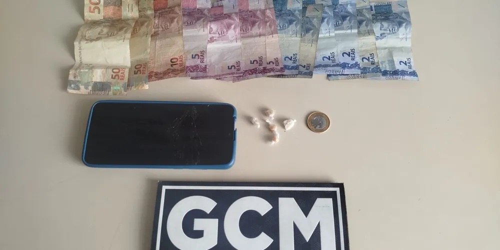 a. Questionado, o suspeito afirmou que o entorpecente seria para uso pessoal