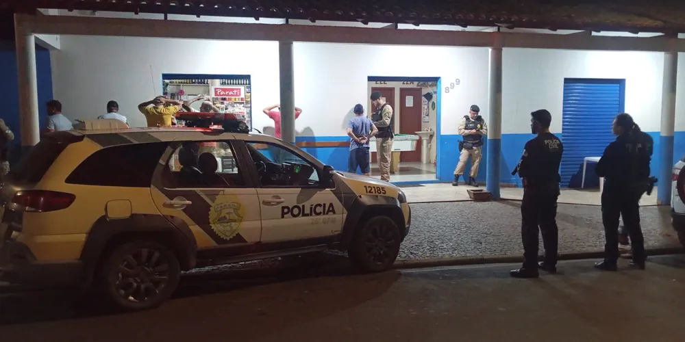 A ação contou com a atuação conjunta da Polícia Militar, Polícia Civil e de órgãos competentes da Prefeitura Municipal