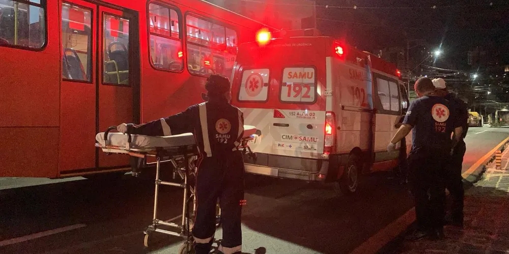 Até o momento, a vítima não foi identificada, e o trânsito no local segue interditado