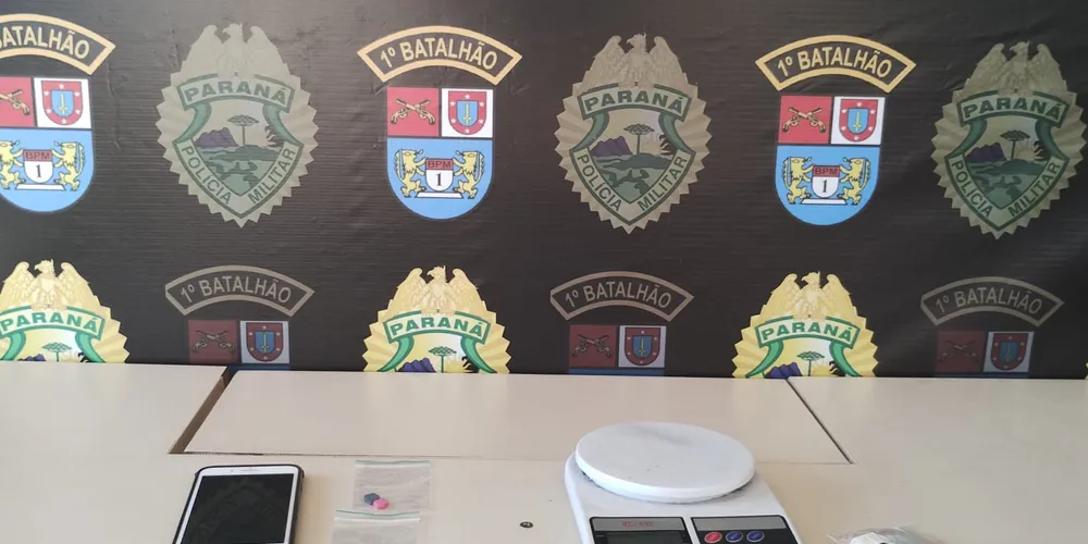 Imagem ilustrativa da imagem Ação preventiva da PM resulta na apreensão de drogas no bairro Nova Rússia