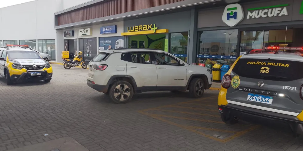 O Jeep Renegade foi roubado no último domingo (1º)