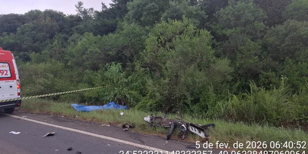 A condutora do ciclomotor entrou em óbito ainda no local