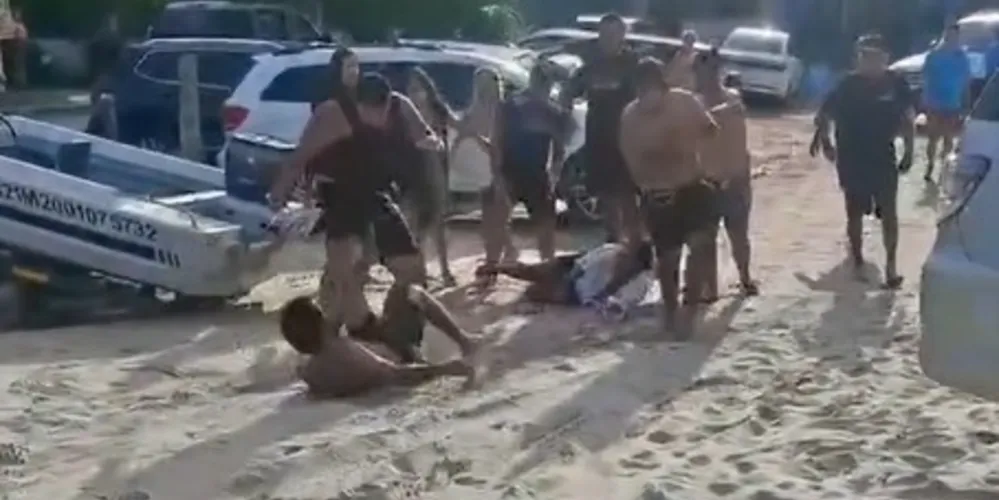 O caso ocorreu na faixa de areia e rapidamente ganhou grandes proporções