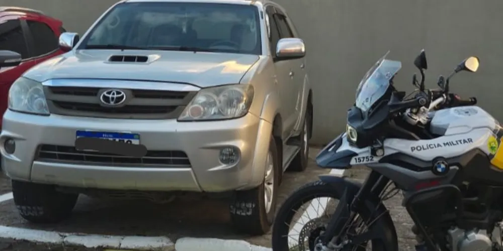 A caminhonete foi apreendida e encaminhada à Delegacia de Polícia Civil