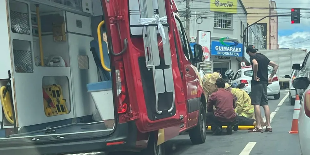 Vítima foi atendida por equipes do Siate