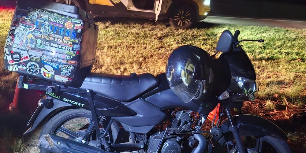 O condutor da moto foi encaminhado à Unidade de Pronto Atendimento (UPA) de Castro