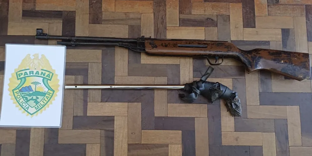 A arma foi apreendida